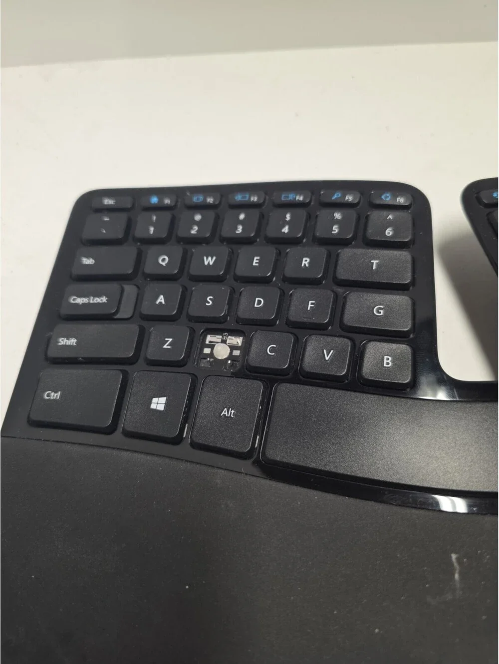 Microsoft Sculpt Ergonomic Keyboard + Dongle MISSING X KEY Works Otherwise